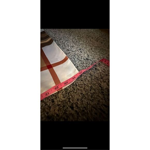 Beautiful plaid scarf/ shawl/whatever - Picture 7 of 13